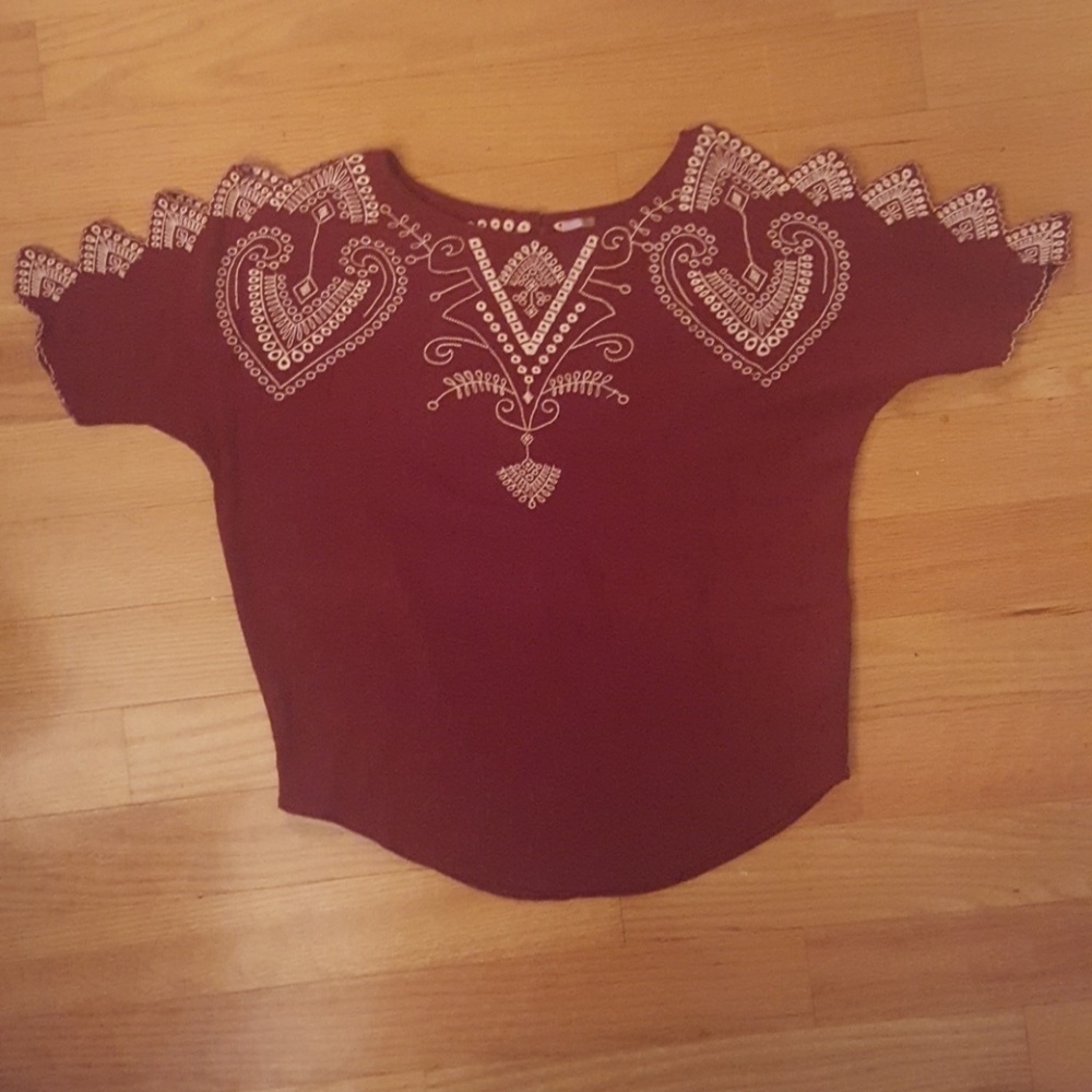 Women's Size XS Maroon Alya Cutout Sleeve Shirt